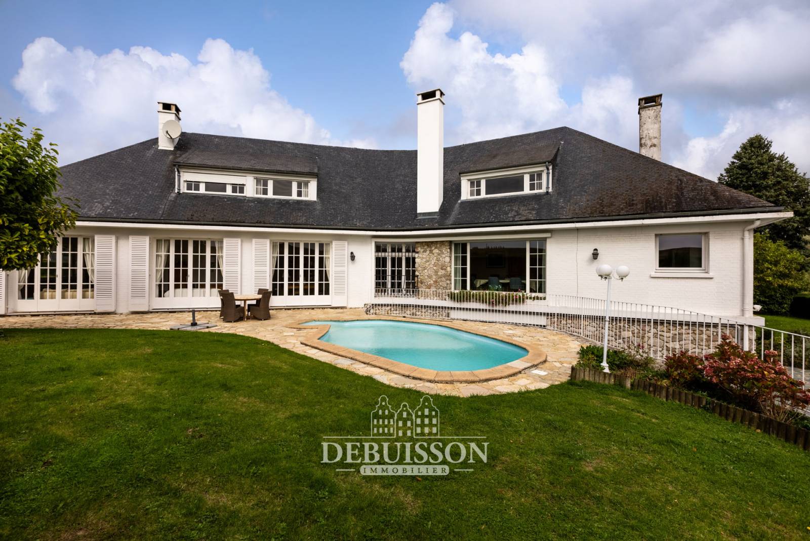 PROPRIETE IMPLANTEE SUR PRESQUE UN HECTARE A ABLAIN SAINT NAZAIRE