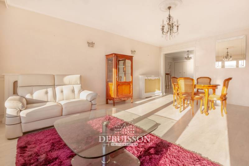 ARRAS, Appartement de type 4 de 109 m2 habitables, au 7 eme étage avec ascenceur,