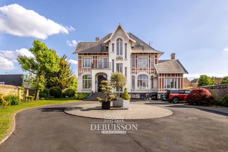 ARRAS, CENTRE VILLE, PROXIMITÉ GARE TGV ARRAS PROPRIÉTÉ D'EXCEPTION