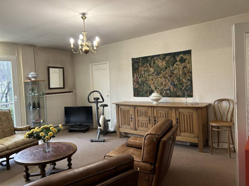 STE CATHERINE LES ARRAS APPARTEMENT DE TYPE 4. AVEC ASCENDEUR ET GARAGE