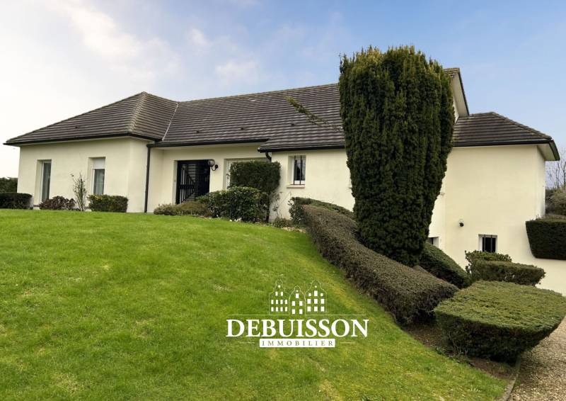 Entre Arras et Vimy - Villa de plain-pied de 250m² habitables sur 3940 m² de terrain clos