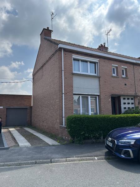 Dainville - Maison en lotissement, bien exposée