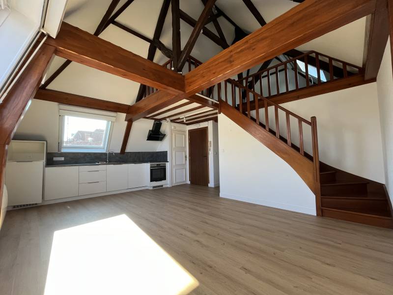 ARRAS GRAND'PLACE - APPARTEMENT T2 BIS EN DUPLEX DE 46,51 M² - EXCELLENT ÉTAT