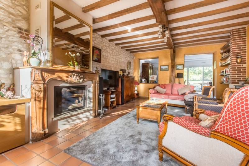 Maison - 246 m² - 7 pièces
