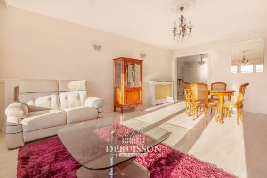 ARRAS, Appartement de type 4 de 109 m2 habitables, au 7 eme étage avec ascenceur,