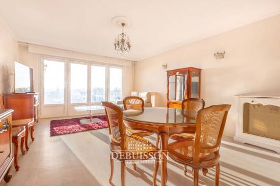 ARRAS, Appartement de type 4 de 109 m2 habitables, au 7 eme étage avec ascenceur,