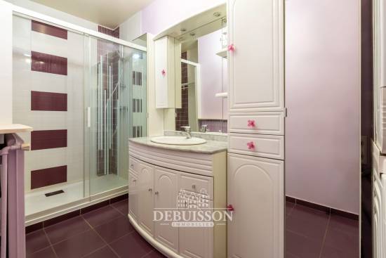 ARRAS, Appartement de type 4 de 109 m2 habitables, au 7 eme étage avec ascenceur,