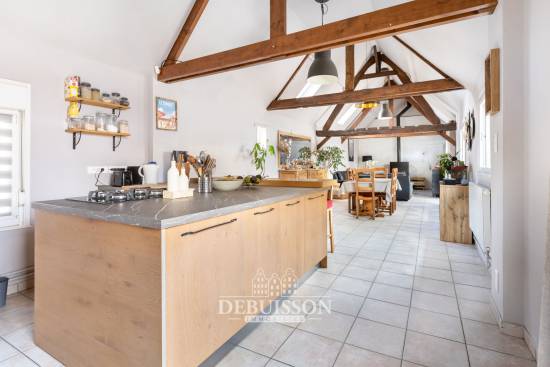 Notre zone d'activité pour ce service Calculer la rente viagère pour appartement en duplex avec balcon et place de parking à vendre en viager occupé ou libre à