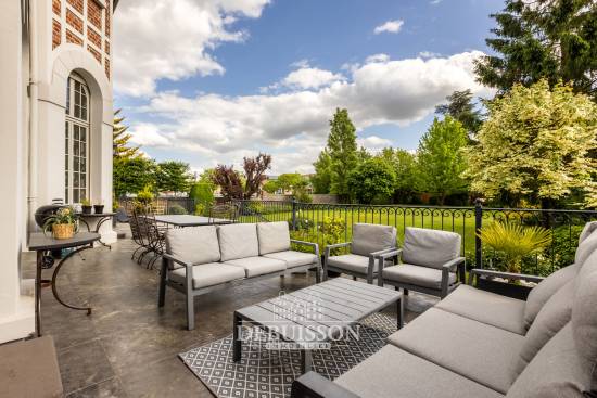 ARRAS, CENTRE VILLE, PROXIMITÉ GARE TGV ARRAS PROPRIÉTÉ D'EXCEPTION