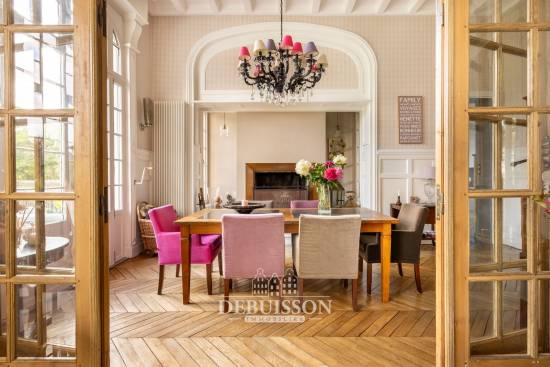 ARRAS, CENTRE VILLE, PROXIMITÉ GARE TGV ARRAS PROPRIÉTÉ D'EXCEPTION