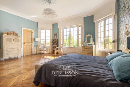 ARRAS, CENTRE VILLE, PROXIMITÉ GARE TGV ARRAS PROPRIÉTÉ D'EXCEPTION