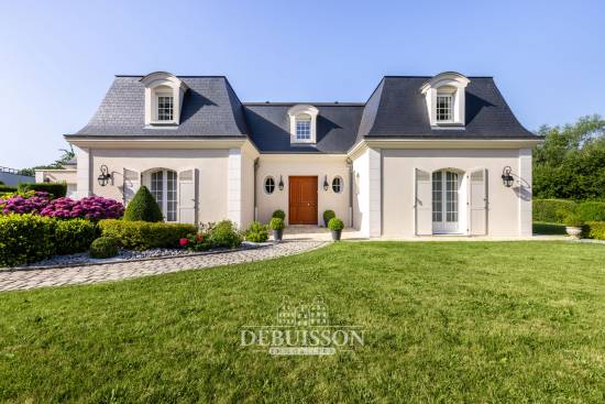 SUR LE GOLF D 'ARRAS, DEMEURE DE CARACTÈRE DE 295 M2 HABITABLES