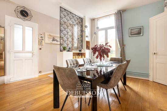 ARRAS - Secteur place Victor Hugo - Grand appartement T5 en duplex  de 171 m² hab. avec garage