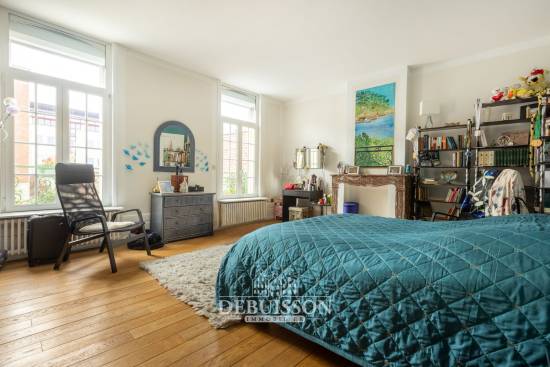 ARRAS - Secteur place Victor Hugo - Grand appartement T5 en duplex  de 171 m² hab. avec garage