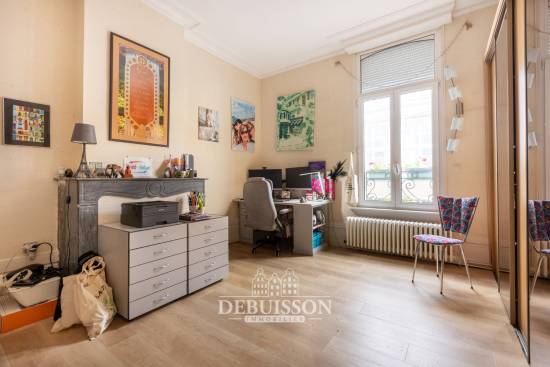 ARRAS - Secteur place Victor Hugo - Grand appartement T5 en duplex  de 171 m² hab. avec garage