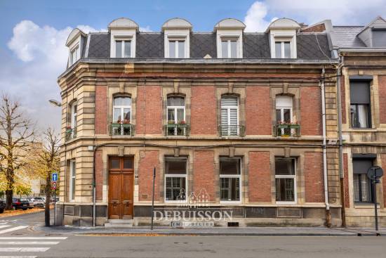 ARRAS - Secteur place Victor Hugo - Grand appartement T5 en duplex  de 171 m² hab. avec garage
