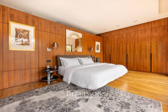 CUA , PAVILLON CONTEMPORAIN D'EXCEPTION SUR 4500 M2 DE TERRAIN CLOS