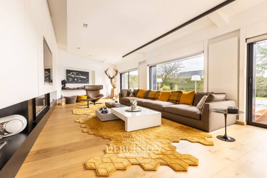 CUA , PAVILLON CONTEMPORAIN D'EXCEPTION SUR 4500 M2 DE TERRAIN CLOS