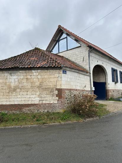 Secteur de SAVY BERLETTE , FERMETTE EN PIERRES BLANCHES