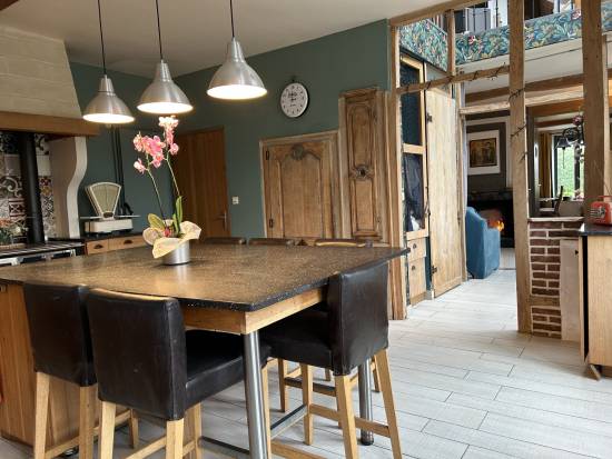 Secteur de SAVY BERLETTE , FERMETTE EN PIERRES BLANCHES