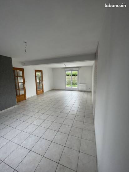 ANZIN-SAINT-AUBIN : Maison familiale à louer de 94 m² hab. - 3 chambres jardin et garage