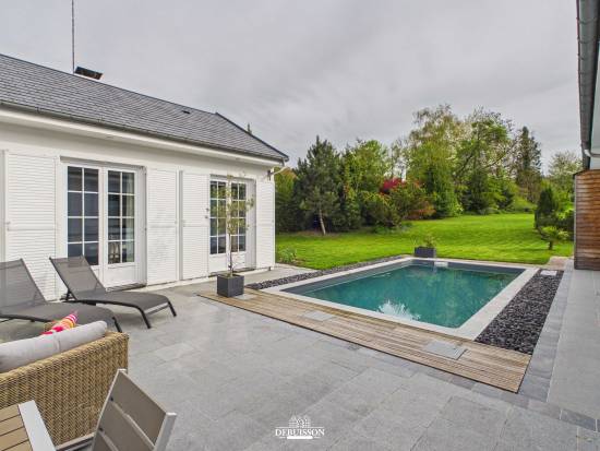 SPACIEUSE PROPRIETE SUR TERRAIN DE 2800 M2 A ARRAS