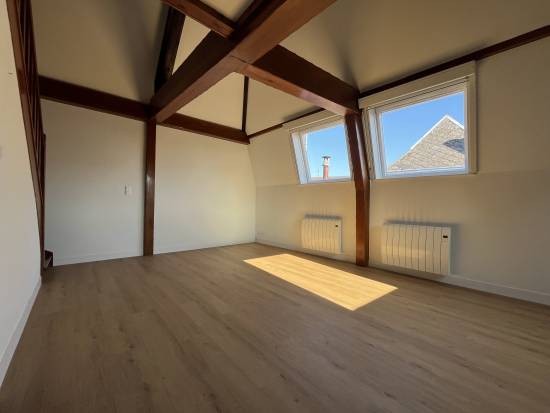 ARRAS GRAND'PLACE - APPARTEMENT T2 BIS EN DUPLEX DE 46,51 M² - EXCELLENT ÉTAT
