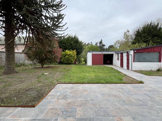 Terrasse et dépendances