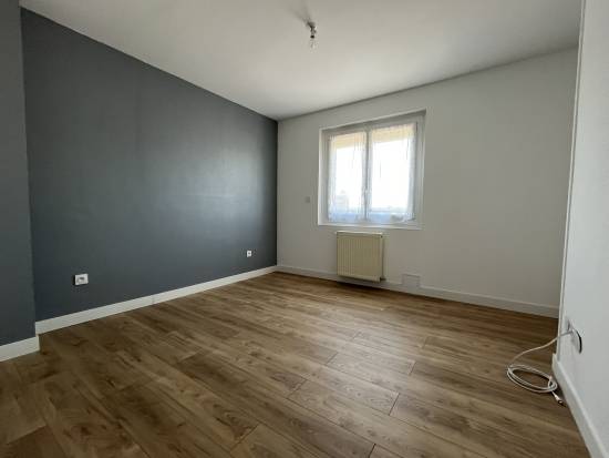 MAISON - 86.76 m² - 5 pièces