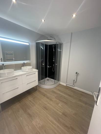 6 pièces 172.65 m² 172 m² SAINTE-CATHERINE Maison individuelle rénovée