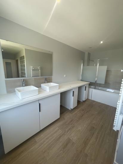 6 pièces 172.65 m² 172 m² SAINTE-CATHERINE Maison individuelle rénovée