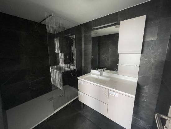 4 pièces 166.17 m² Grand T4 de 170 m² en hyper-centre d’Arras Non meublé, entièrement rénové