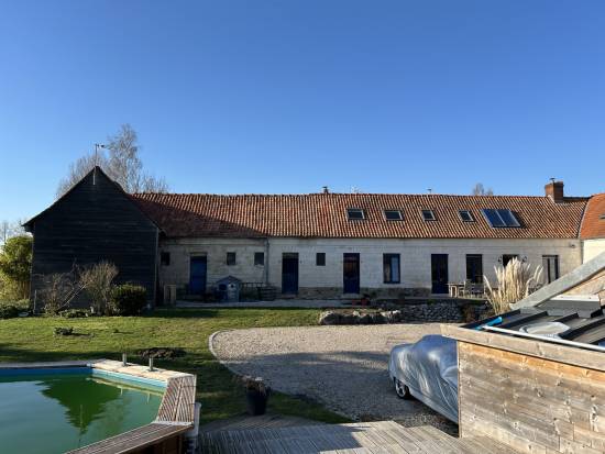 Secteur de SAVY BERLETTE , FERMETTE EN PIERRES BLANCHES