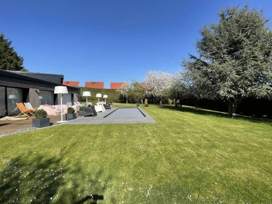 CUA , PAVILLON CONTEMPORAIN D'EXCEPTION SUR 4500 M2 DE TERRAIN CLOS