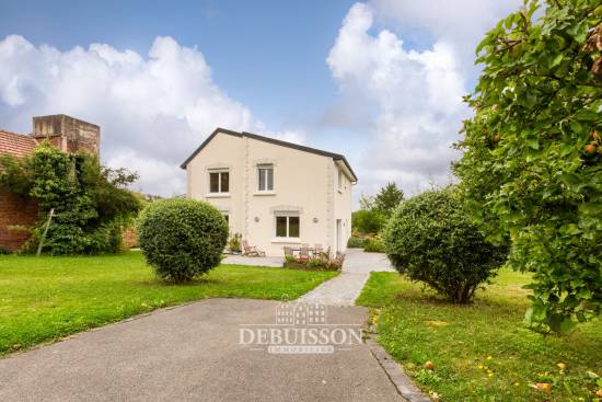 Villa familiale de 177 m² à vendre avec jardin de 1400 m² à Sainte-Catherine