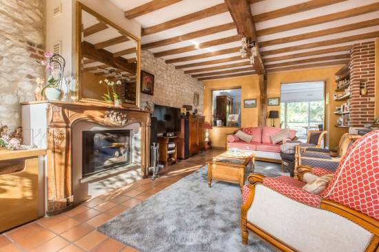 Maison - 246 m² - 7 pièces