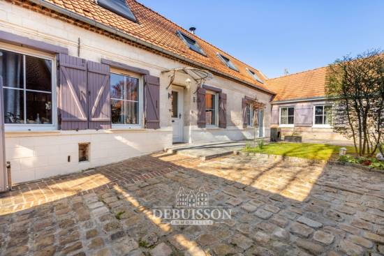 Maison - 228 m² - 6 pièces