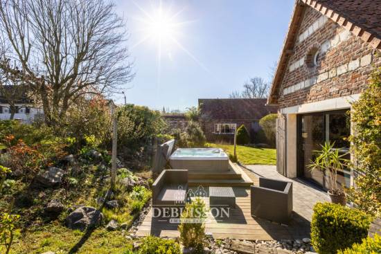 Maison - 228 m² - 6 pièces