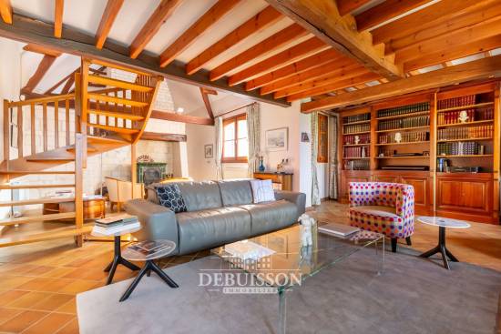 Vaste corps de ferme rénové de 251 m² avec terrain de 1600 m² à Sailly-au-Bois