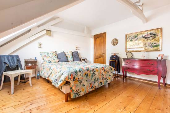 Maison - 246 m² - 7 pièces