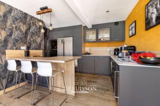Maison - 228 m² - 6 pièces