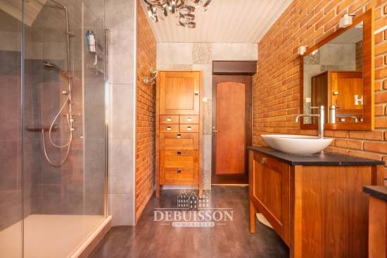 VIMY Pavillon rénové à vendre de 203 m² avec vue sur la campagne et jardin