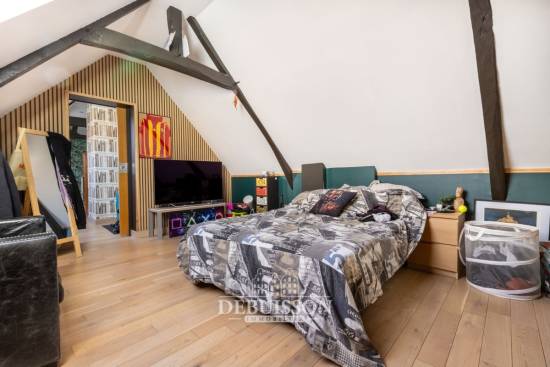 Maison - 228 m² - 6 pièces