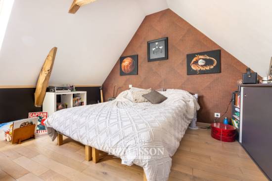 Maison - 228 m² - 6 pièces