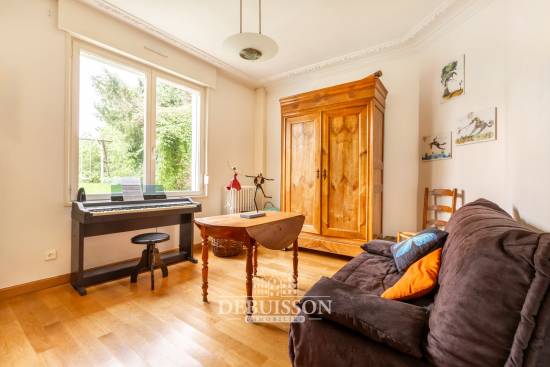 Villa familiale de 177 m² à vendre avec jardin de 1400 m² à Sainte-Catherine