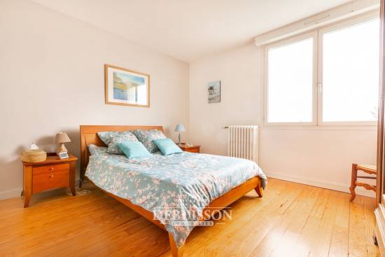 Villa familiale de 177 m² à vendre avec jardin de 1400 m² à Sainte-Catherine